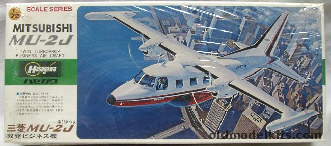 Hasegawa 1/72 Mitsubishi Mu-2J Corporate Aircraft with Tow Tractor, D7 plastic model kit